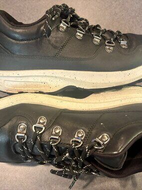 ~~Gaitline Premium Sneakers/Hiking shoes Color Black Mens 8.5/Womens 10..EUC!!!